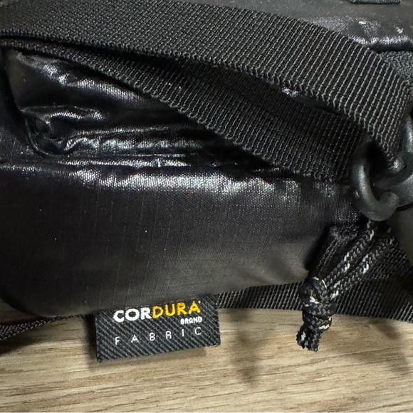 Supreme Shoulder Bag - Picture 6 of 7